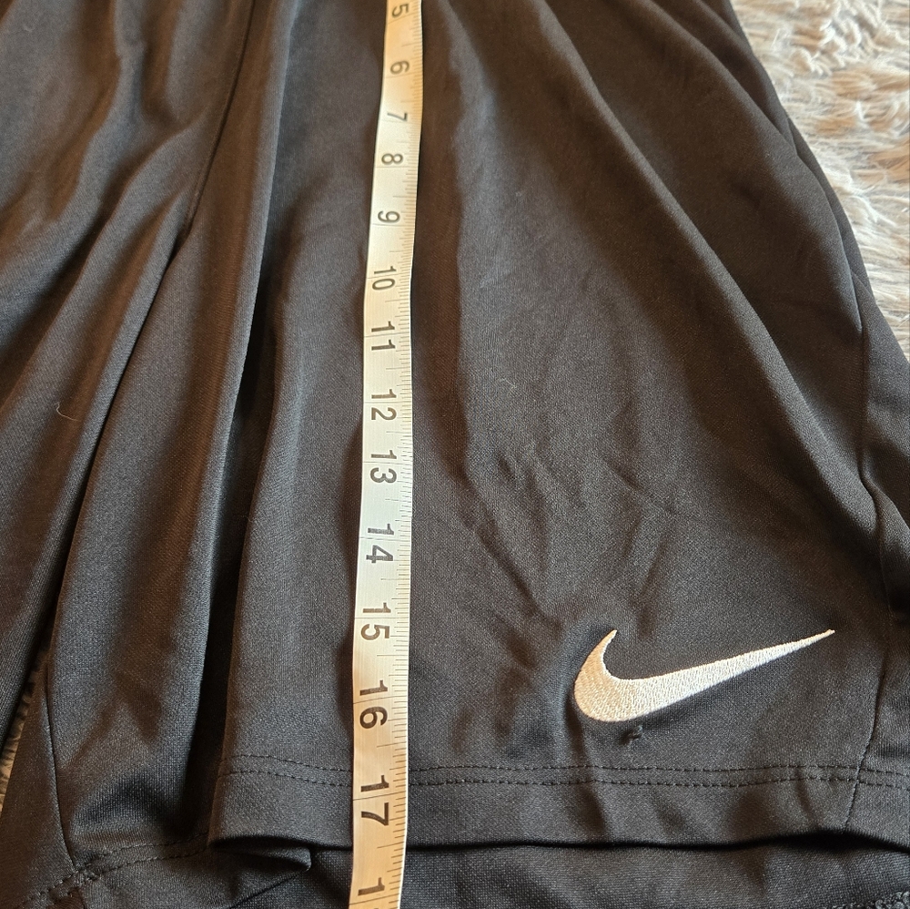 Nike Dri-Fit Black Shorts Size XL - Picture 9 of 10